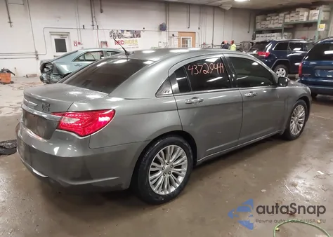 2013 Chrysler 200 Limited z USA, uszkodzony, nr VIN 1C3CCBCG3DN593455